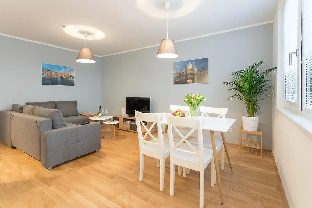 Contacten van Hot Spot Apartment
